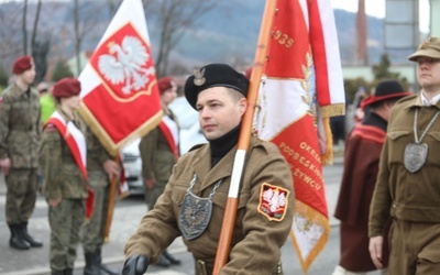 Przemarsz ze sztandarami przez Żywiec