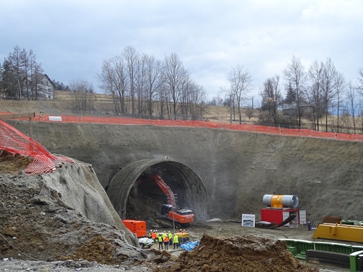 Drążą tunel na nową zakopiankę