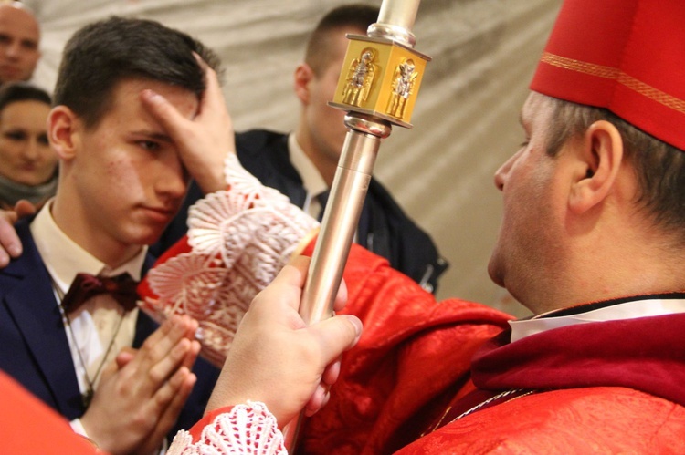 Bierzmowanie w bazylice św. Mateusza w Mielcu