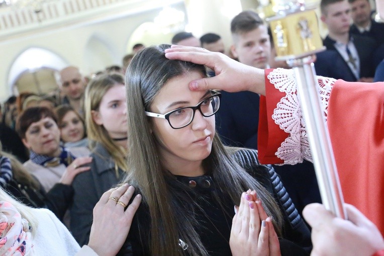 Bierzmowanie w par. św. Jadwigi w Dębicy