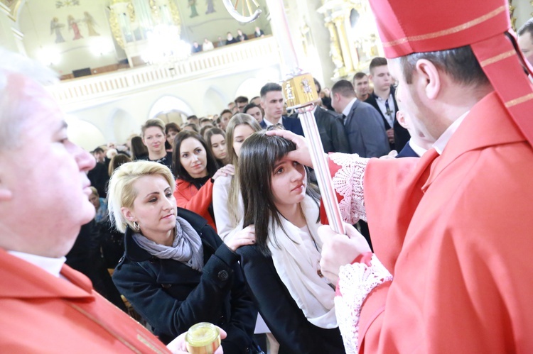 Bierzmowanie w par. św. Jadwigi w Dębicy