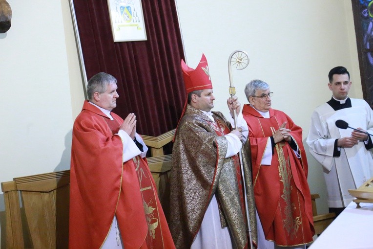 Bierzmowanie w par. Świętego Krzyża i MB Bolesnej w Dębicy