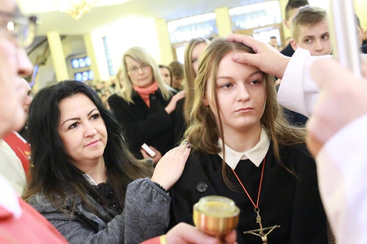 Bierzmowanie w par. Świętego Krzyża i MB Bolesnej w Dębicy