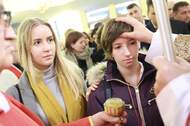 Bierzmowanie w par. Świętego Krzyża i MB Bolesnej w Dębicy