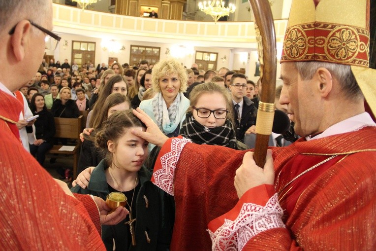 Bierzmowanie w par. MB Anielskiej w Dębicy