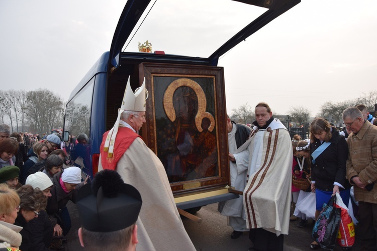 Powitanie ikony MB Częstochowskiej w Kurdwanowie