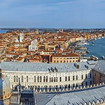 Serenissima, Najjaśniejsza, miasto  na dębowych palach wbitych w morskie dno.