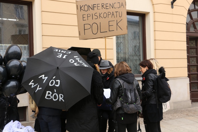 Antykościelna manifestacja feministek