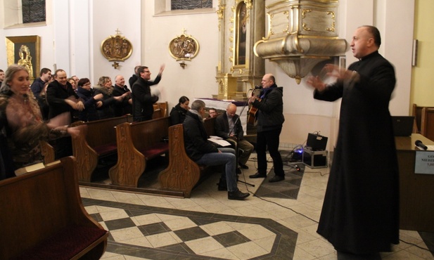 Spotkanie przy chrzcielnicy ks. Franciszka