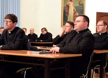 Na spotkanie przybyło osiemnastu dekanalnych opiekunów Służby Liturgicznej.