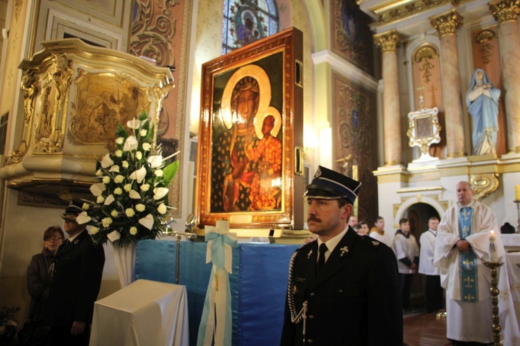 Powitanie ikony MB Częstochowskiej w Rybnie