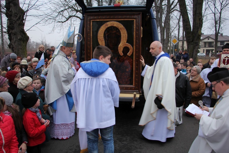 Powitanie ikony MB Częstochowskiej w Rybnie