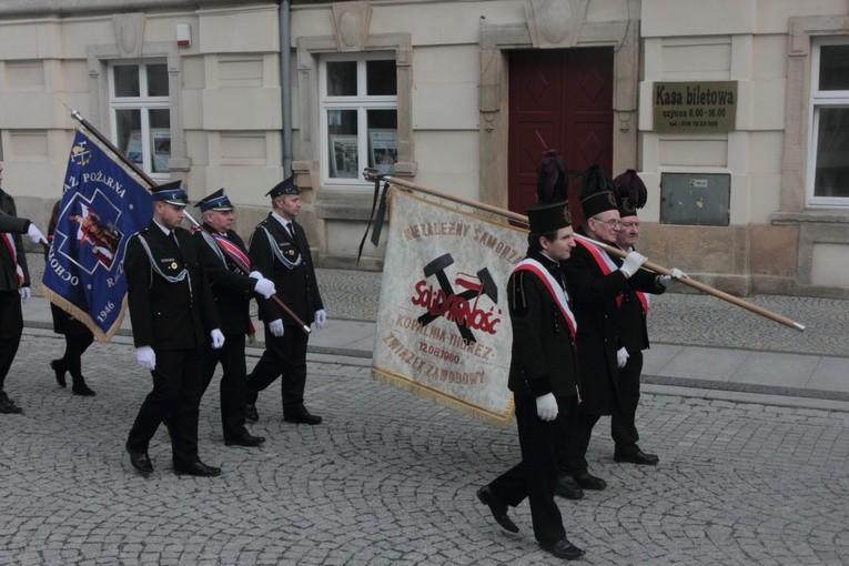 Pogrzeb biskupa Tadeusza Rybaka