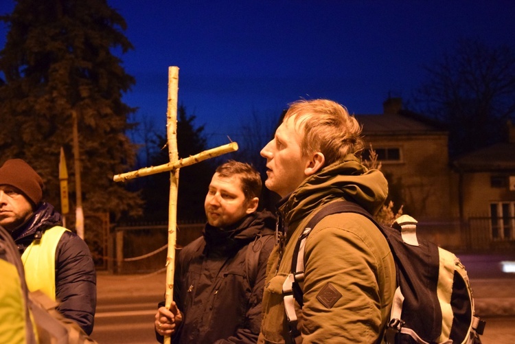 Ekstremalna Droga Krzyżowa ze Skierniewic do Niepokalanowa