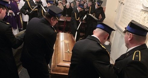 Biskup spoczął w katedrze