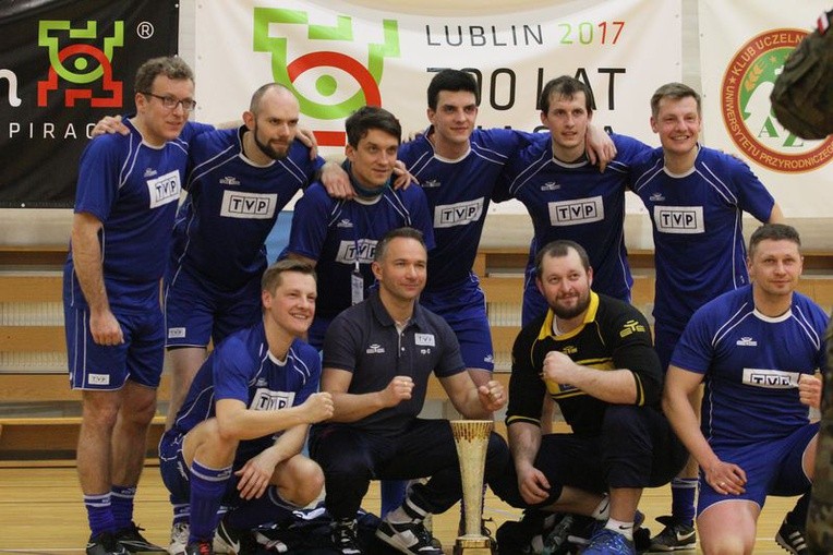 Mecz gwiazdy TVP kontra drużyna Wojska Polskiego