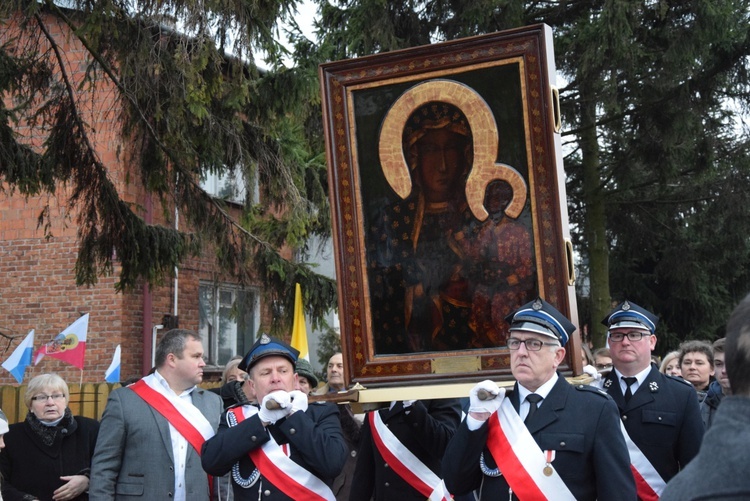 Powitanie ikony MB Częstochowskiej w Giżycach