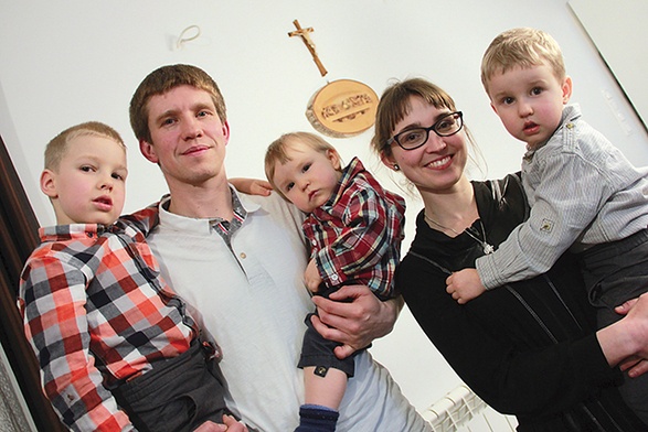Małgorzata i Norbert z synami: Mikołajem, Dominikiem i Jakubem.