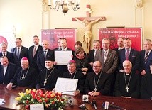 ▲	Uroczyste podpisanie deklaracji przez hierarchów kościelnych, samorządowców i przedsiębiorców miało miejsce 2 marca.