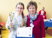 1. miejsce wśród uczniów szkół podstawowych zajęła Aleksandra Noskowska z Katolickiej Szkoły Podstawowej w Olsztynie. Obok jej katechetka Katarzyna Kubacz