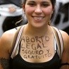 Uczestniczka manifestacji w Dniu Kobiet z napisem: „Aborcja legalna, bezpieczna i darmowa”.
8.03.2017 Buenos Aires, Argentyna