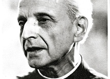 Jezuici Pedro Arrupe i Hubert Schiffer (u góry) przeżyli wybuch bomby atomowej w Hiroszimie. Mimo że przebywali bardzo blisko epicentrum wybuchu, nic im się nie stało. Nawet po latach nie stwierdzono u nich śladów choroby popromiennej.