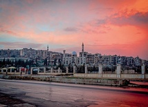 Zrujnowane Aleppo – jeden z symboli cierpienia mieszkańców ogarniętej wojną Syrii.