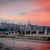 Zrujnowane Aleppo – jeden z symboli cierpienia mieszkańców ogarniętej wojną Syrii.