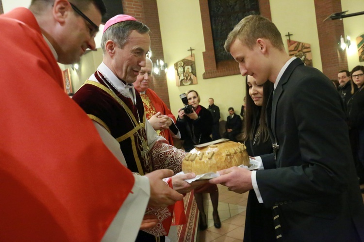 Bierzmowanie w par. pw. Miłosierdzia Bożego w Brzesku