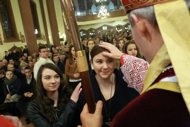 Bierzmowanie w par. pw. Miłosierdzia Bożego w Brzesku