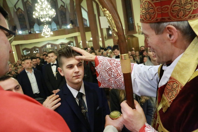 Bierzmowanie w par. pw. Miłosierdzia Bożego w Brzesku