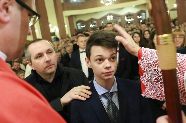 Bierzmowanie w par. pw. Miłosierdzia Bożego w Brzesku