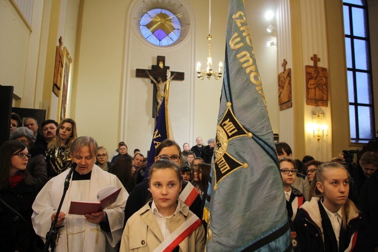 Powitanie ikony MB Częstochowskiej w Młodzieszynie