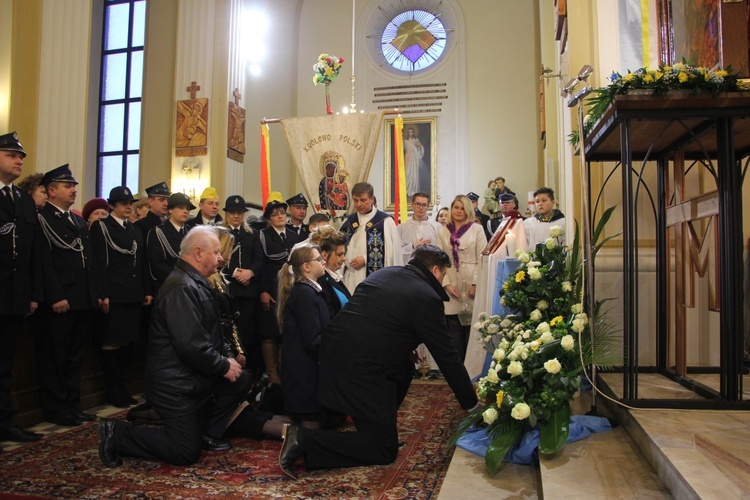 Powitanie ikony MB Częstochowskiej w Młodzieszynie