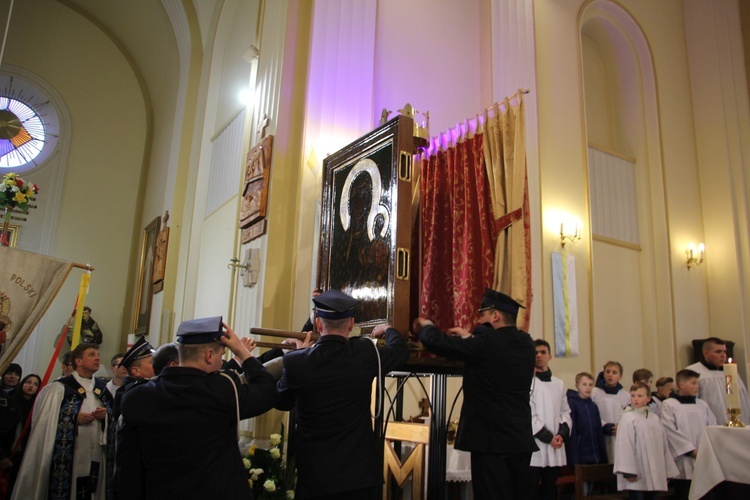 Powitanie ikony MB Częstochowskiej w Młodzieszynie