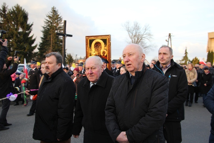 Powitanie ikony MB Częstochowskiej w Młodzieszynie