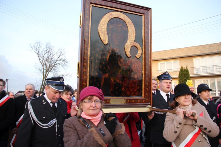 Powitanie ikony MB Częstochowskiej w Młodzieszynie