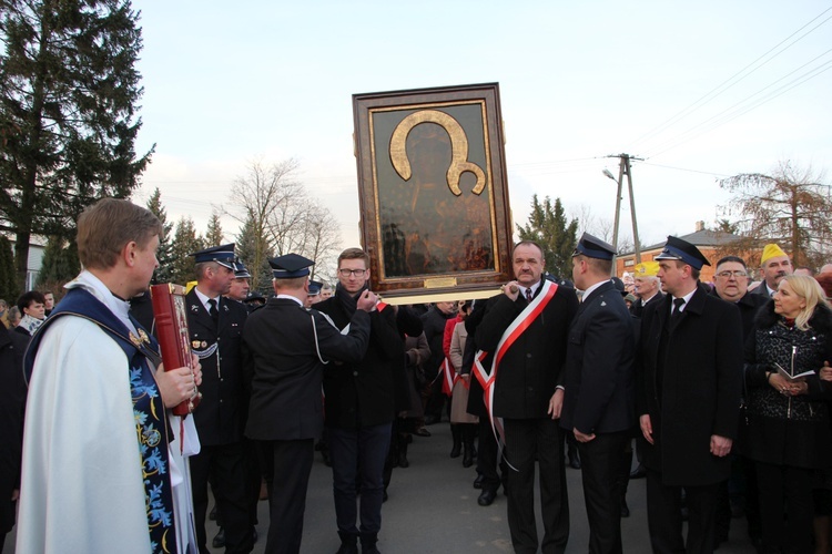 Powitanie ikony MB Częstochowskiej w Młodzieszynie