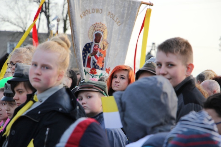 Powitanie ikony MB Częstochowskiej w Młodzieszynie