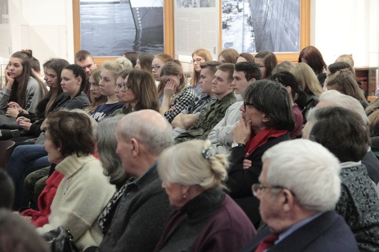 "Krym - trzy lata okupacji"