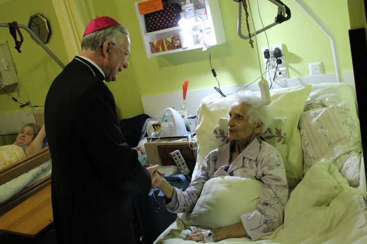 Odwiedziny abp. Marka Jędraszewskiego w Hospicjum św. Łazarza