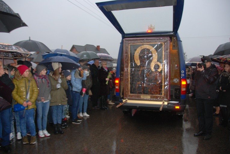 Powitanie ikony MB Częstochowskiej w Kątach