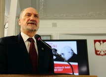 A. Macierewicz: Ks. Blachnicki był wielkim znakiem sprzeciwu