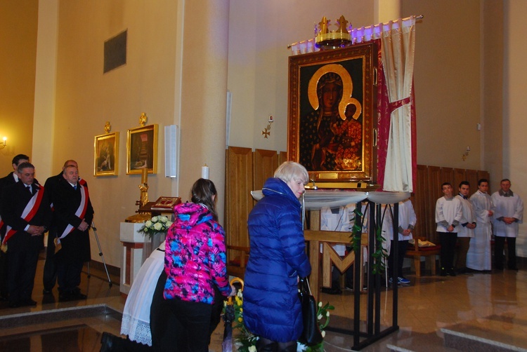 Powitanie ikony MB Częstochowskiej w parafii św. Brata Alberta w Sochaczewie