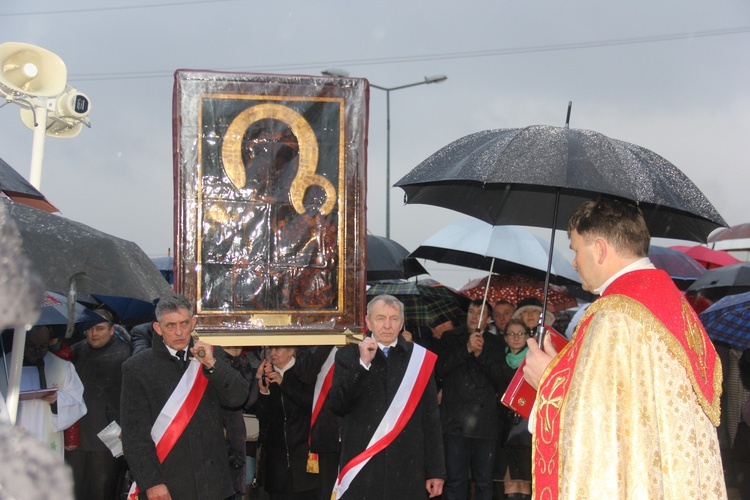 Powitanie ikony MB Częstochowskiej w parafii św. Brata Alberta w Sochaczewie