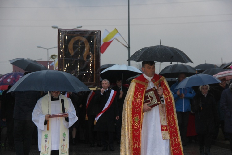 Powitanie ikony MB Częstochowskiej w parafii św. Brata Alberta w Sochaczewie