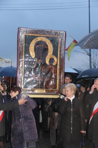 Powitanie ikony MB Częstochowskiej w parafii św. Brata Alberta w Sochaczewie