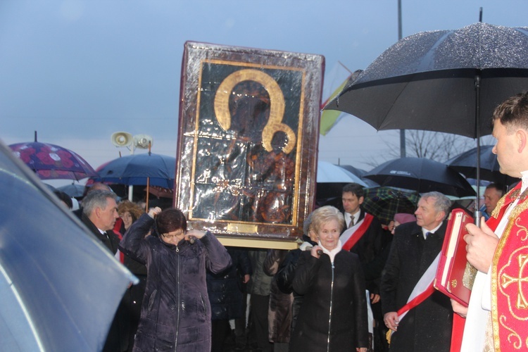 Powitanie ikony MB Częstochowskiej w parafii św. Brata Alberta w Sochaczewie