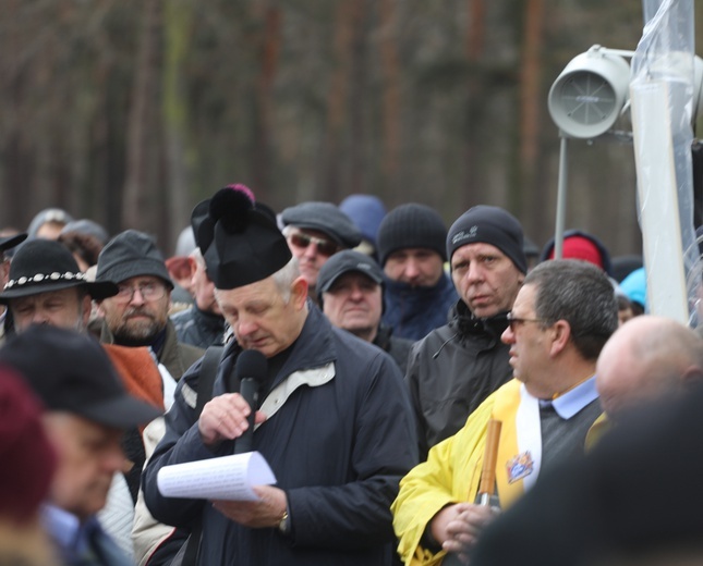 Droga Krzyżowa w intencji trzeźwości w byłym KL Birkenau 2017