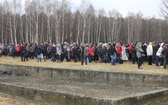 Droga Krzyżowa w intencji trzeźwości w byłym KL Birkenau 2017